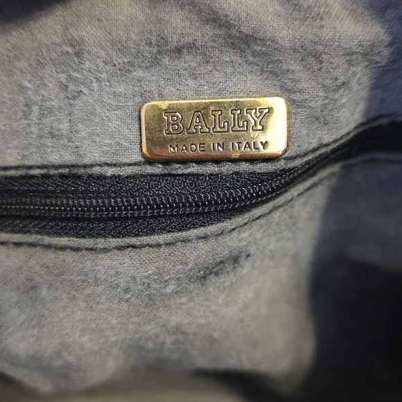 Bally Hot Pink Quilted Leather Shoulder Bag with Gold Chain - Picture 14 of 16